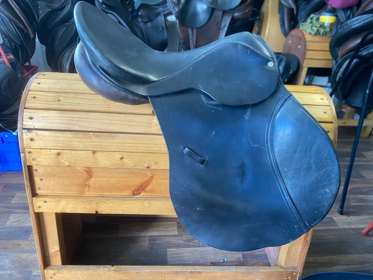 Berney brothers black leather saddle - Image 4