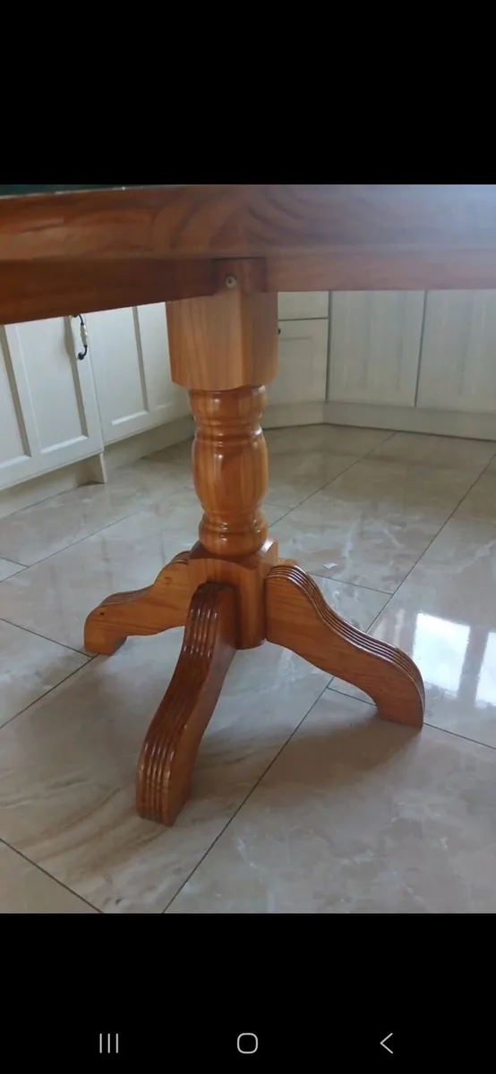 Round table with protective glass - Image 4