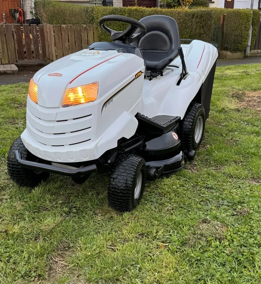 Ride on mower - Image 1