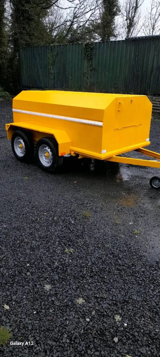 Fuel bowser - Image 1