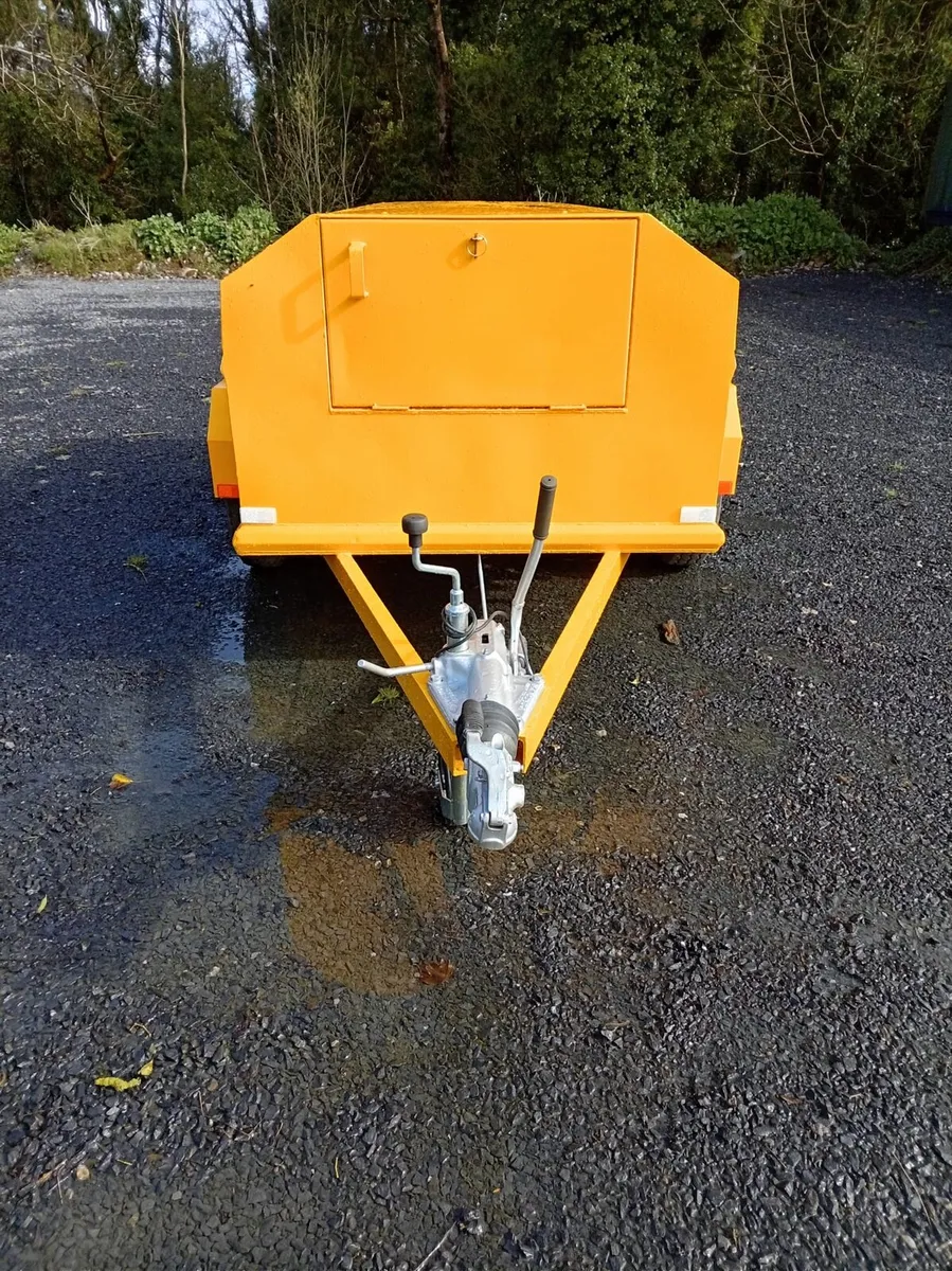 Fuel bowser - Image 3