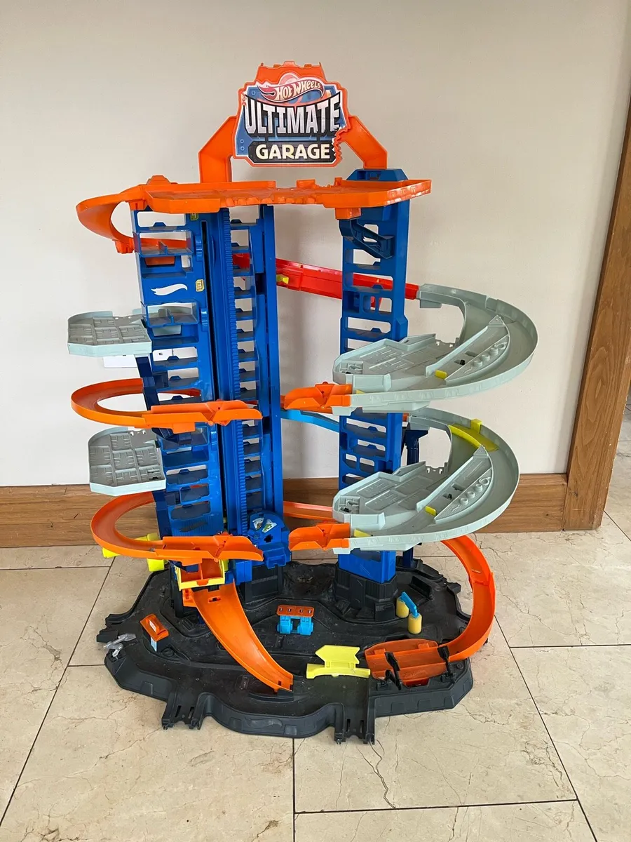 Hot Wheels ultimate garage - Image 1