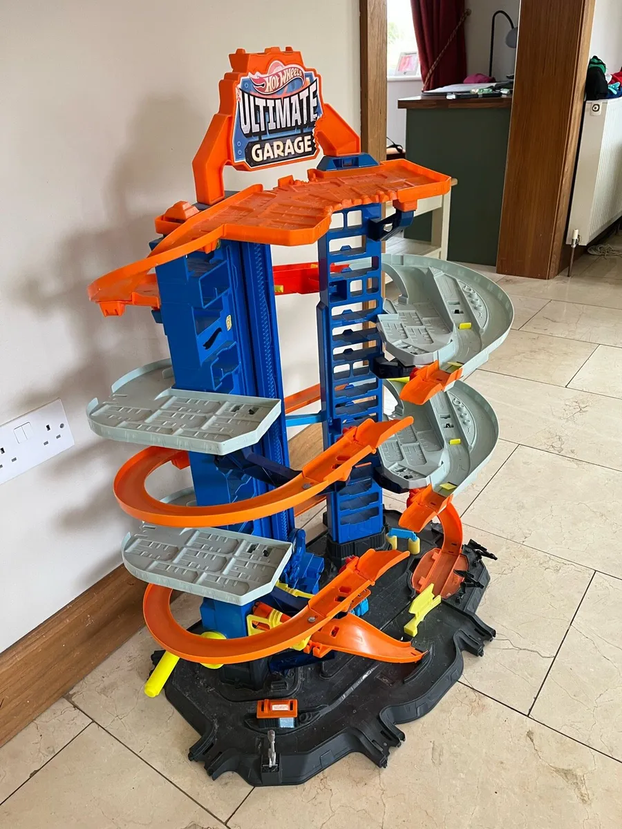 Hot Wheels ultimate garage - Image 2