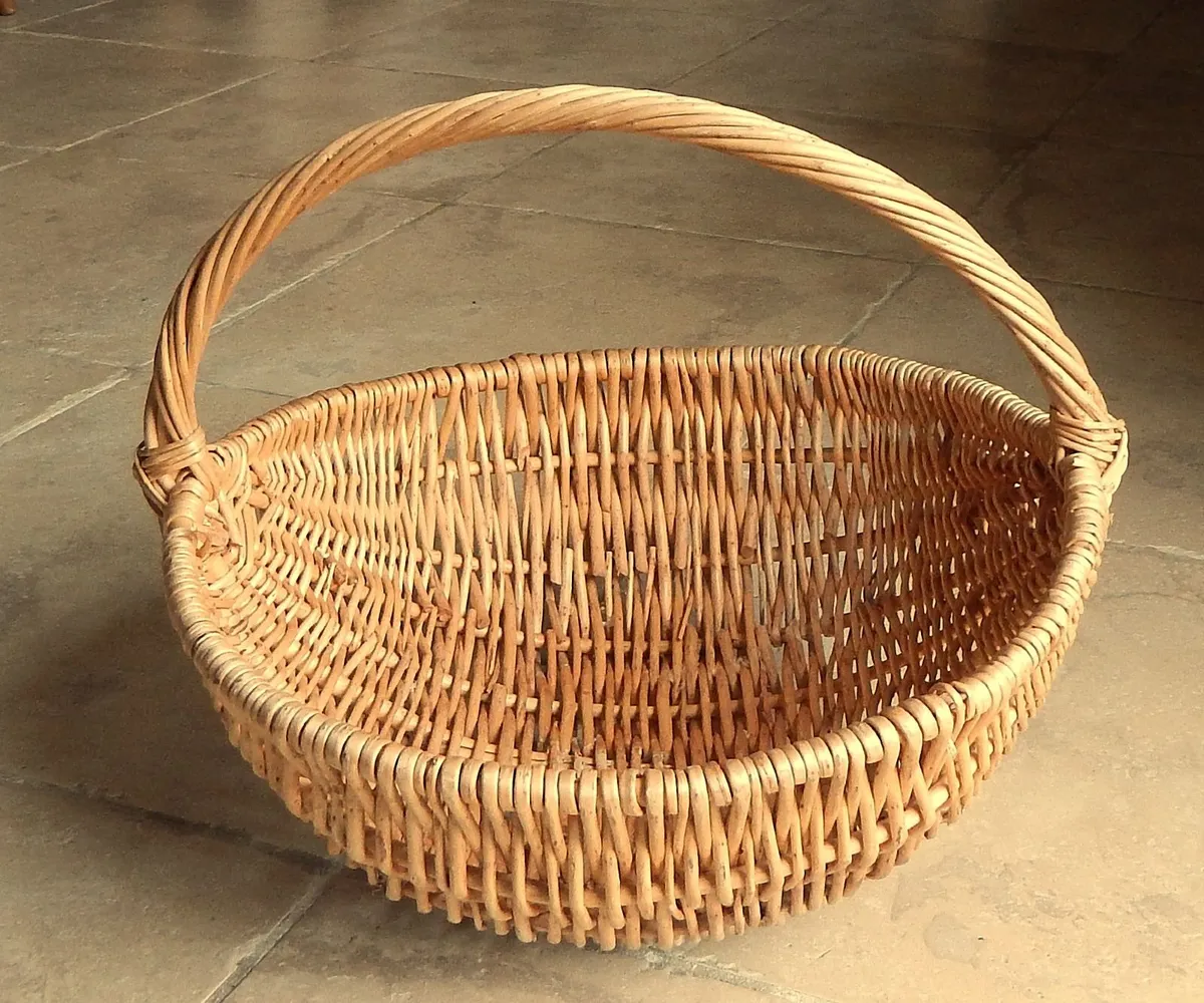Large Wicker Shopping Basket - Image 1