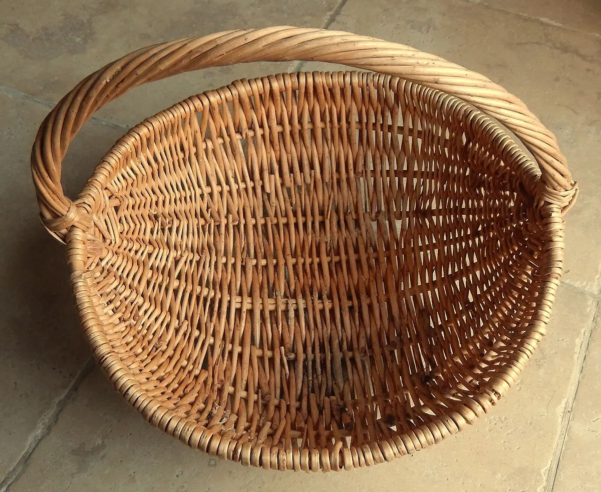 Large Wicker Shopping Basket - Image 4