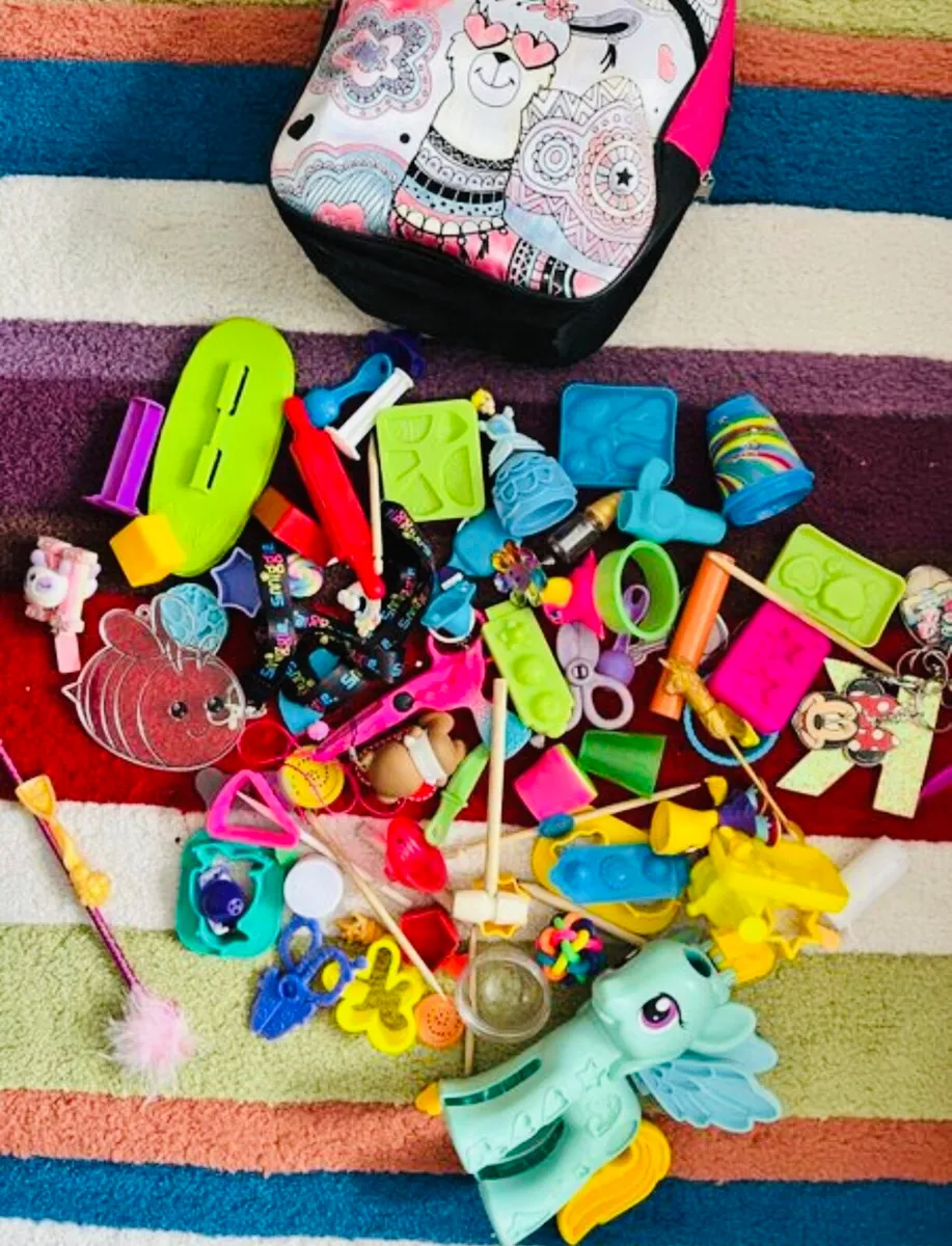 Bag of play doh accessories - Image 2