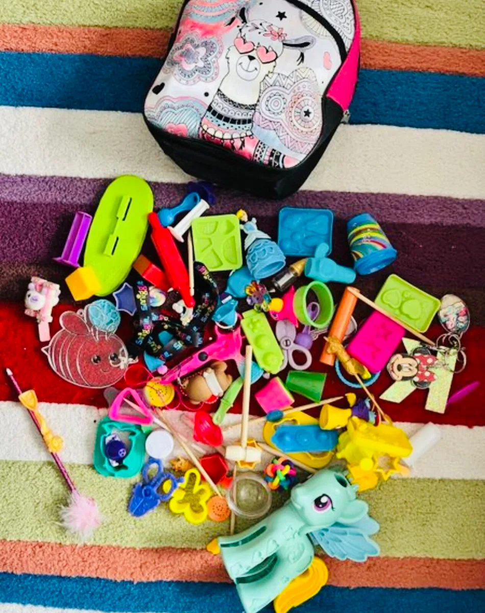 Bag of play doh accessories - Image 3