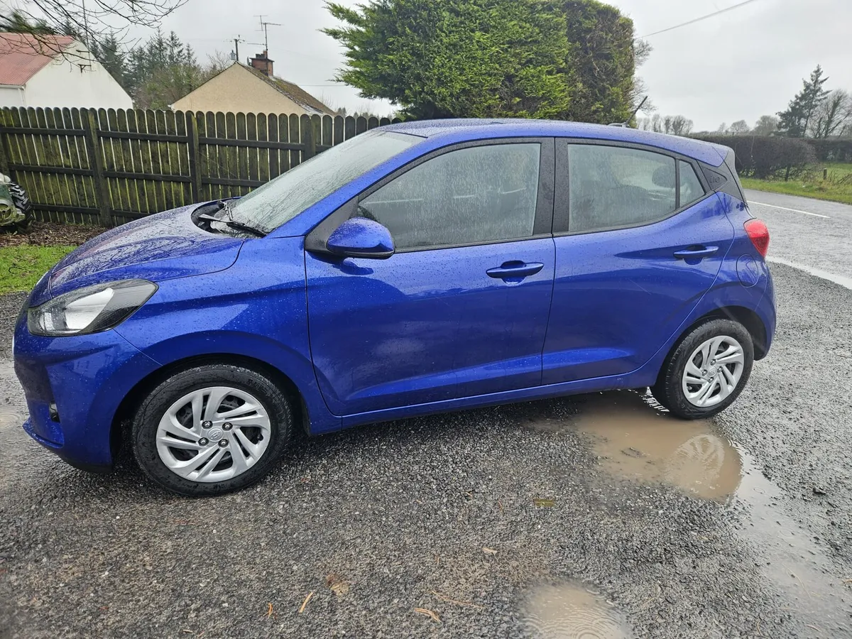 2023 Hyundai i10 - Image 2