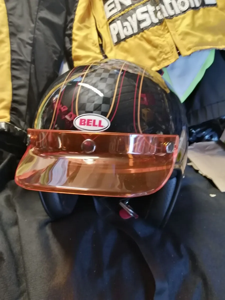 Bell motorcycle helmet - Image 2