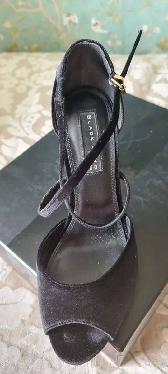 high heels - Image 4