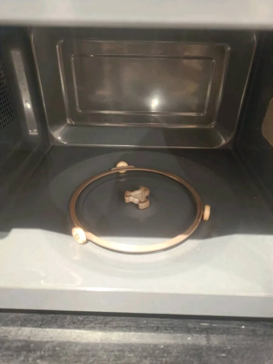 Microwave - Image 3