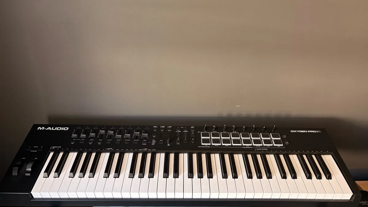 M-Audio Oxygen Pro 61 + Sustain pedal and Stand - Image 1