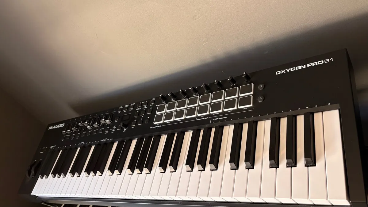 M-Audio Oxygen Pro 61 + Sustain pedal and Stand - Image 2