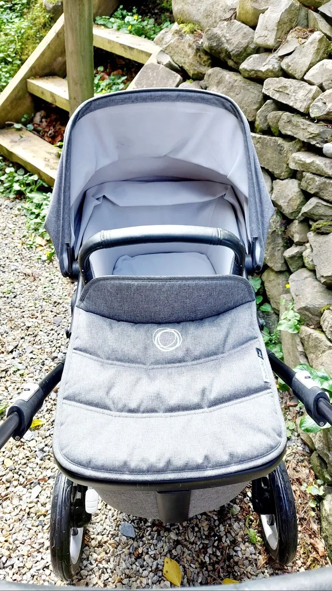 Bugaboo Fox 2 Seat and Carrycot / Bassinet - Image 1