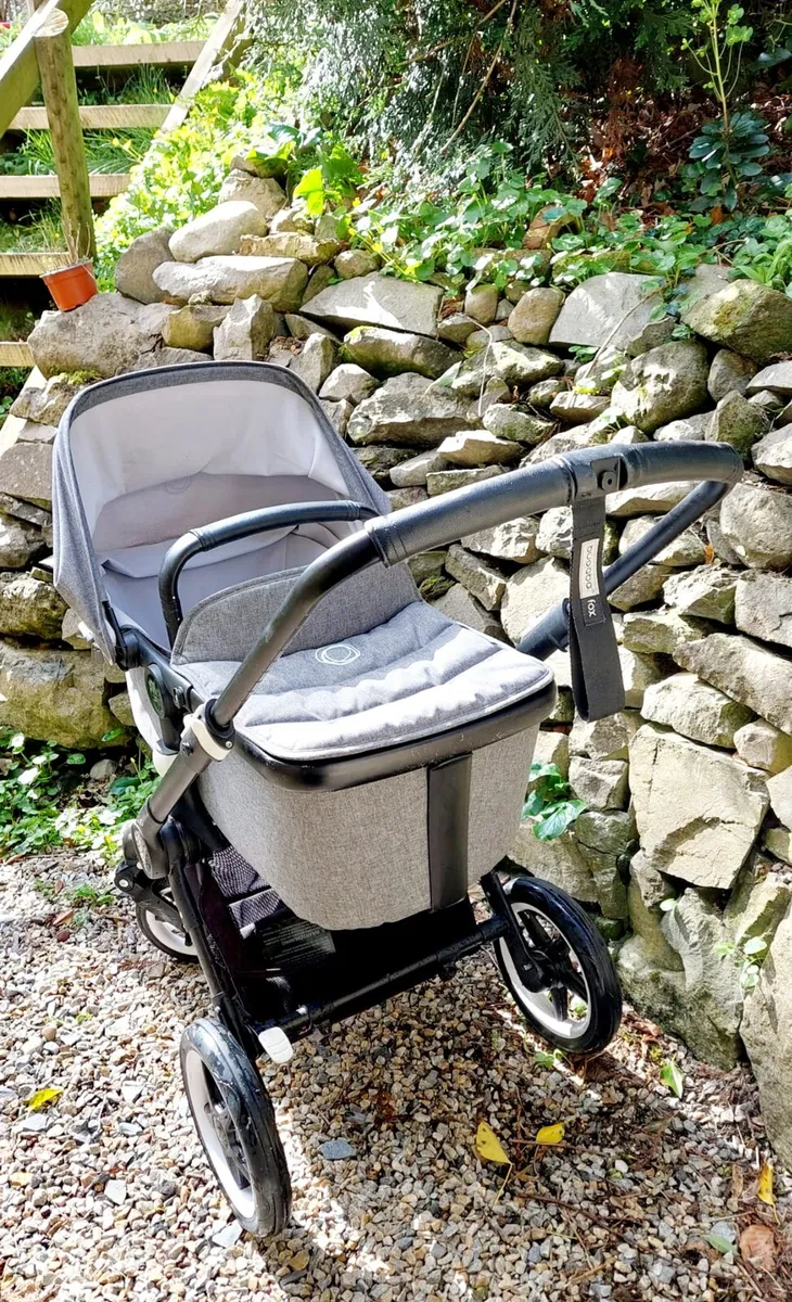 Bugaboo Fox 2 Seat and Carrycot / Bassinet - Image 4