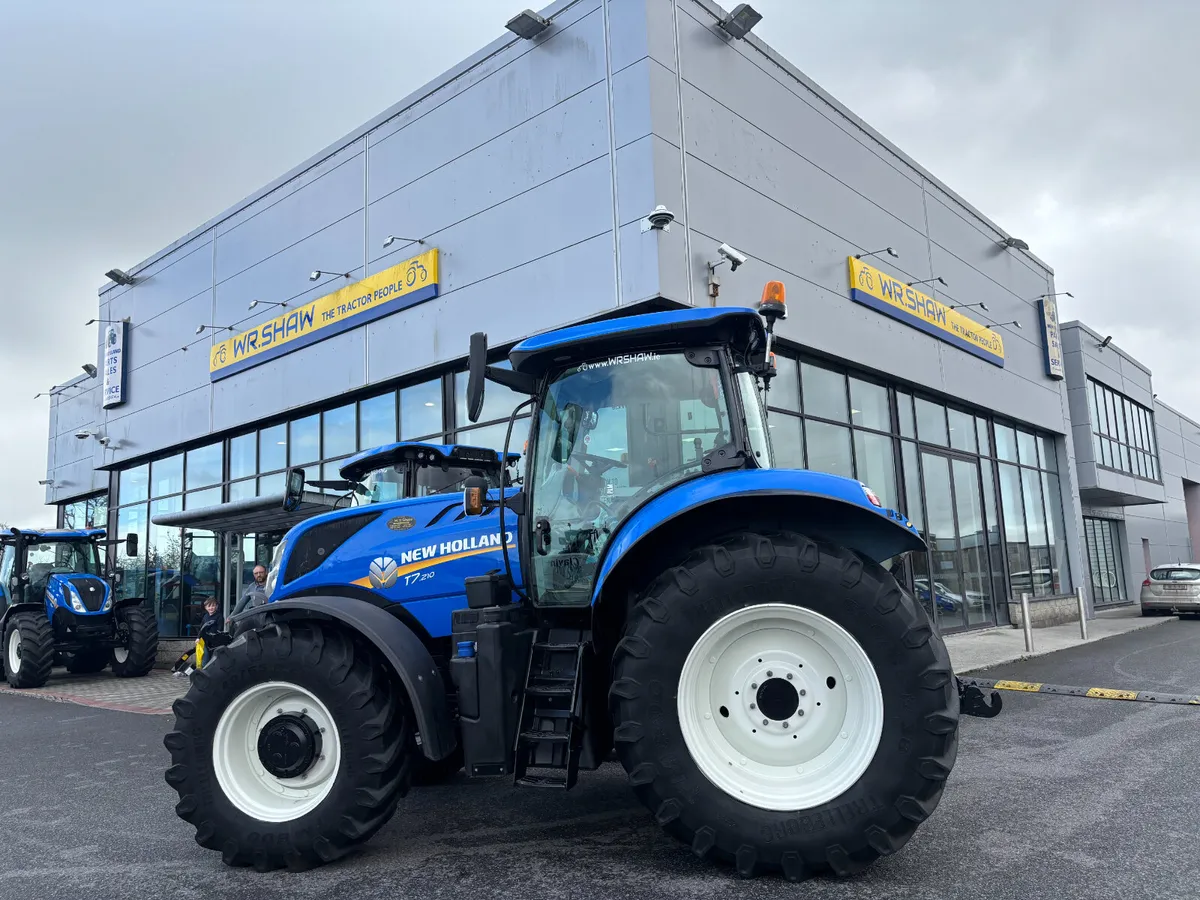 New Holland T7.210 Range Command-2788hrs - Image 1