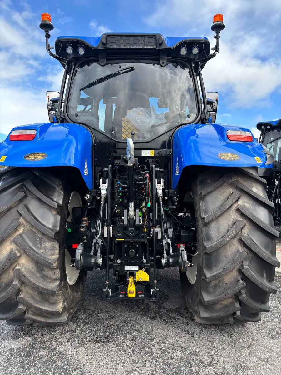 New Holland T7.225 Auto Command-1180hrs - Image 2