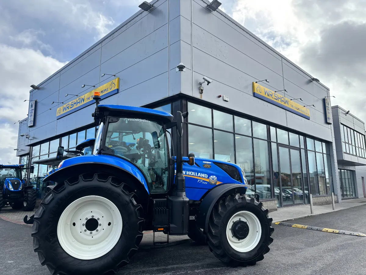 New Holland T7.225 Auto Command-1180hrs - Image 3