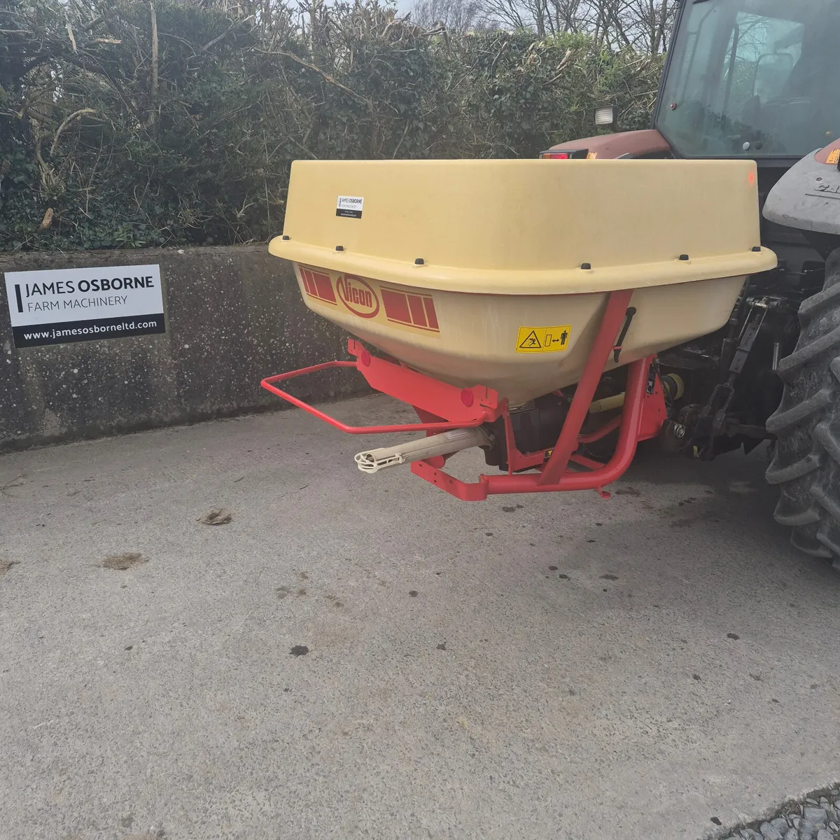 Vicon PS1354 Fertiliser Sower - Image 1