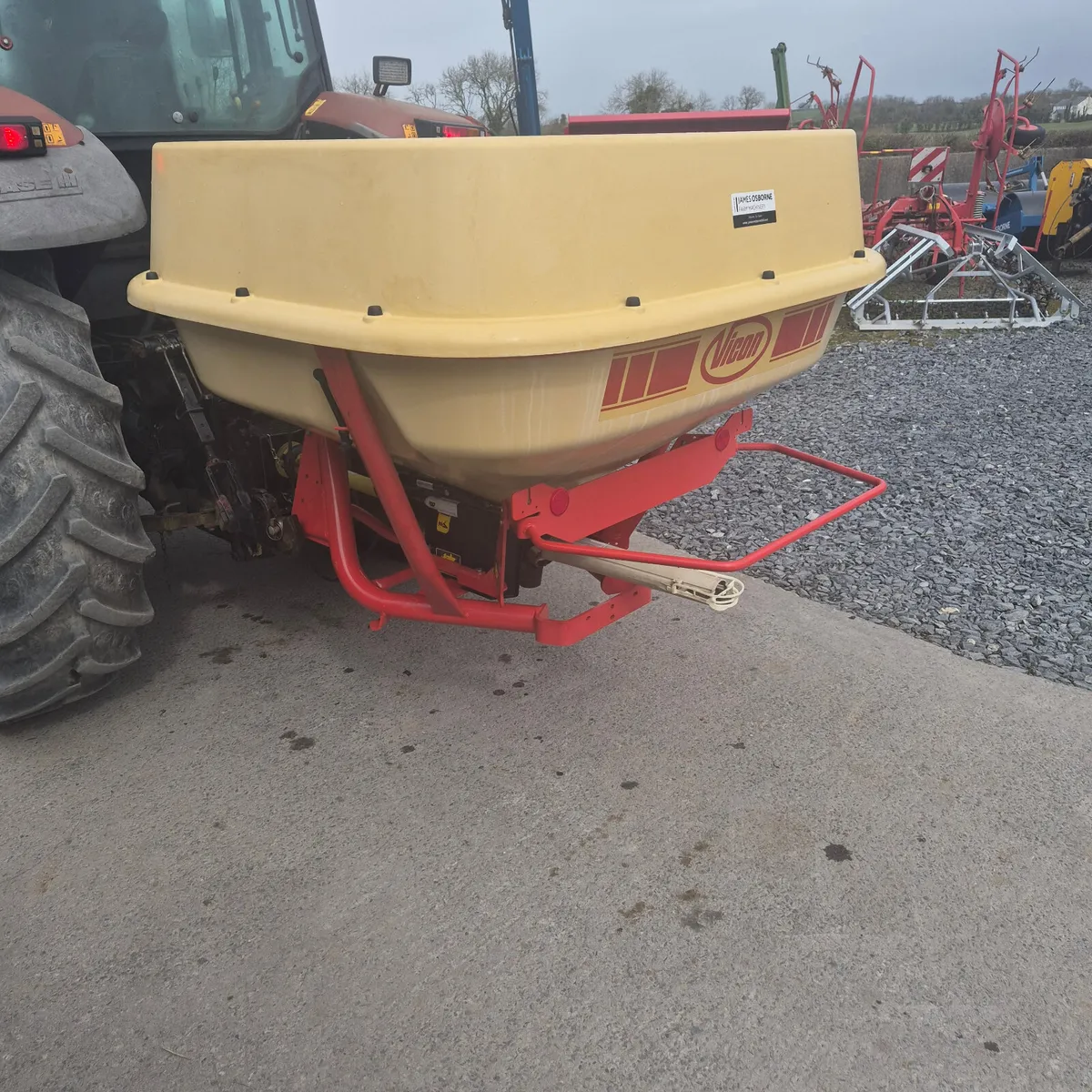 Vicon PS1354 Fertiliser Sower - Image 3