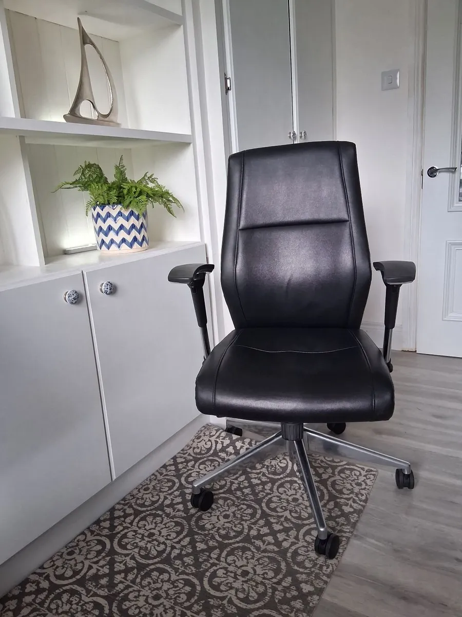 Office Chair - Image 1