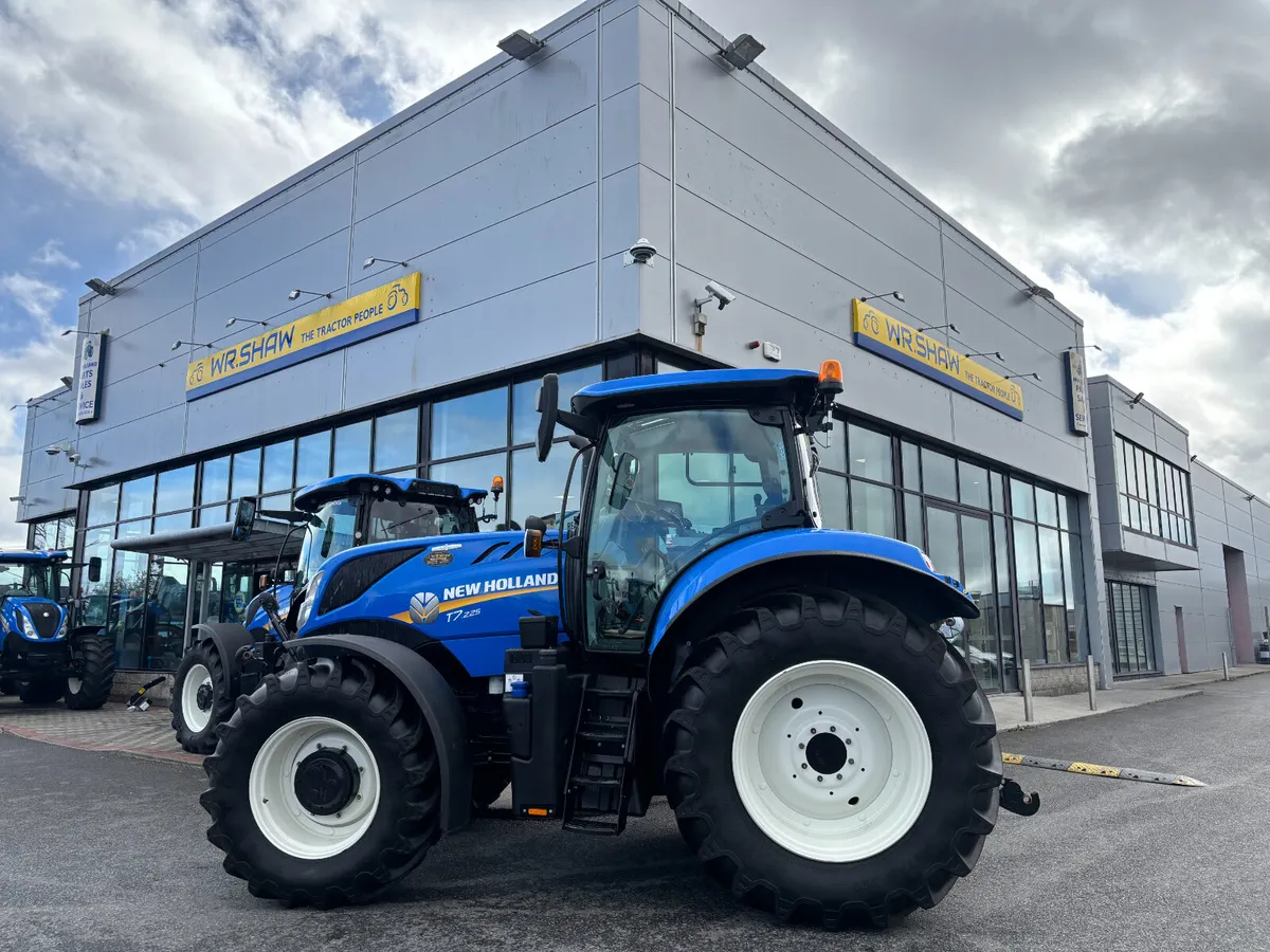 New Holland T7.225 Auto Command-1276hrs - Image 1