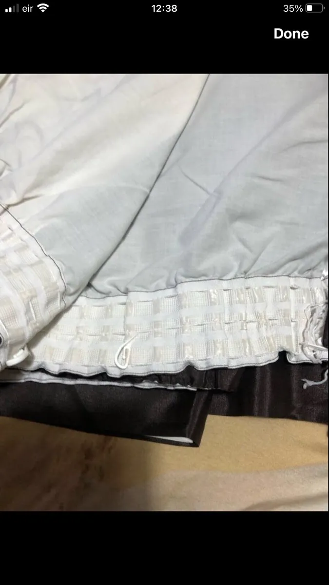 Beautiful curtains roughly 66”x 72” €15 - Image 3