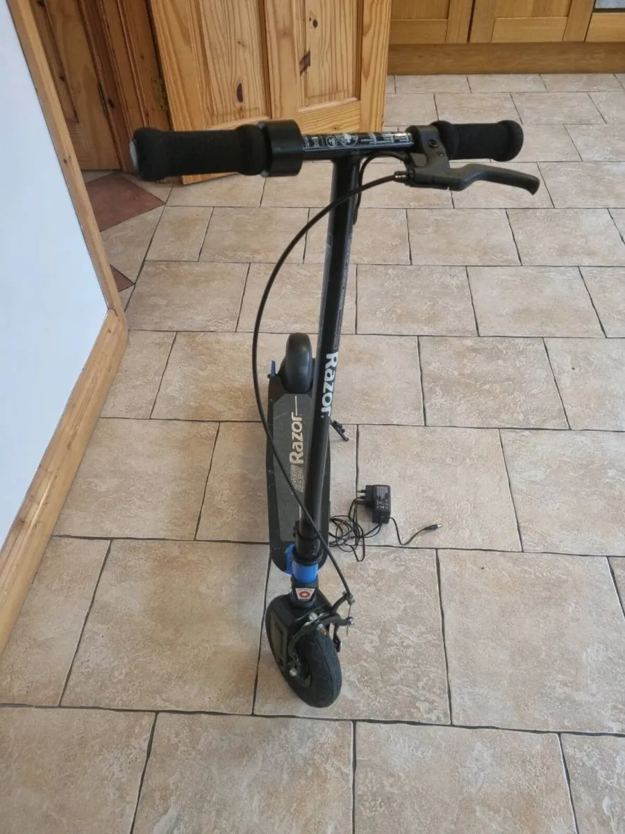 Electric scooter - Image 2