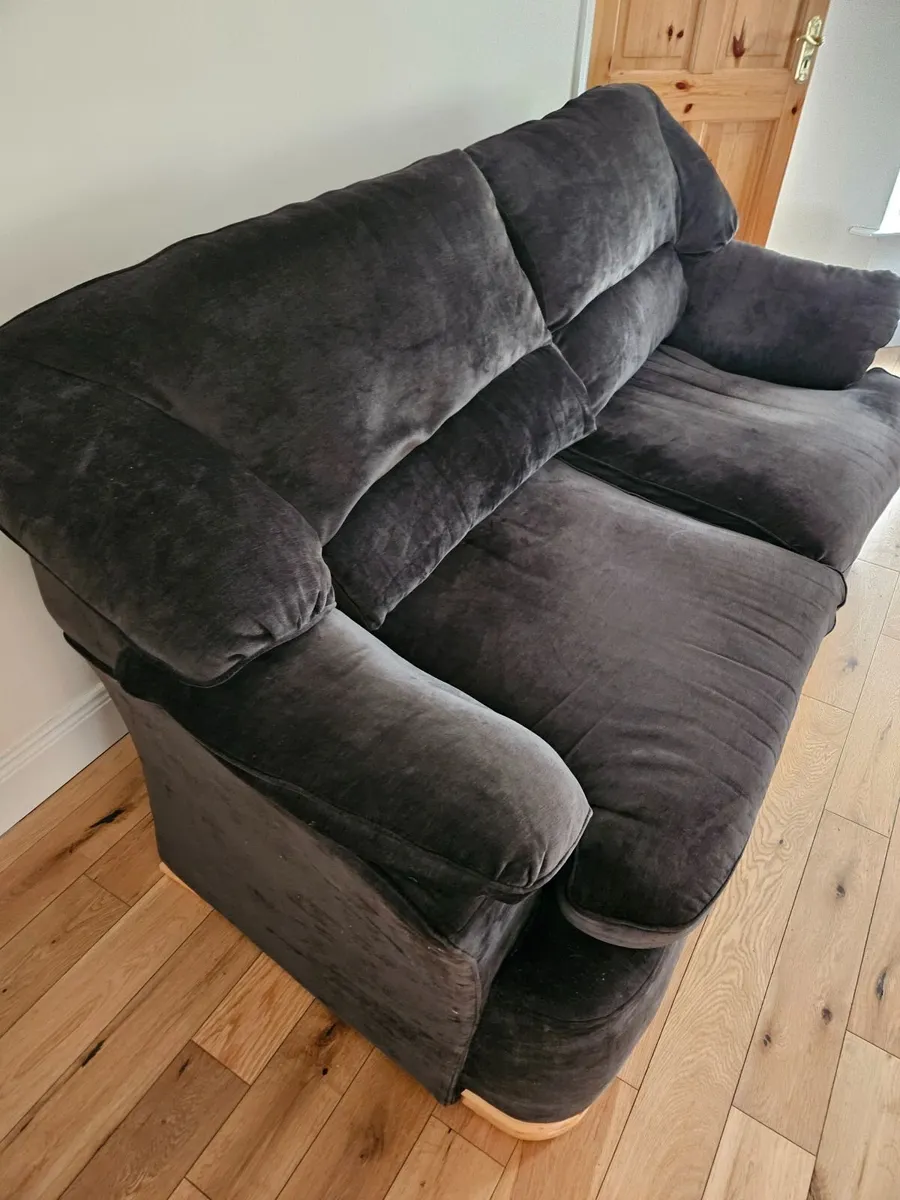 SETTEEs, 2 and 3 seater - Image 4