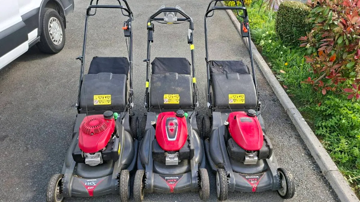 Honda HRX 537 lawn mower - Image 1
