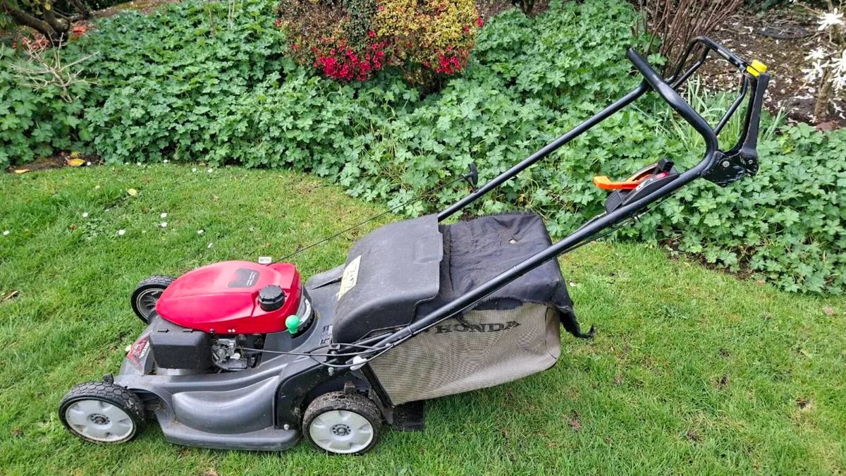 Honda HRX 537 lawn mower - Image 3