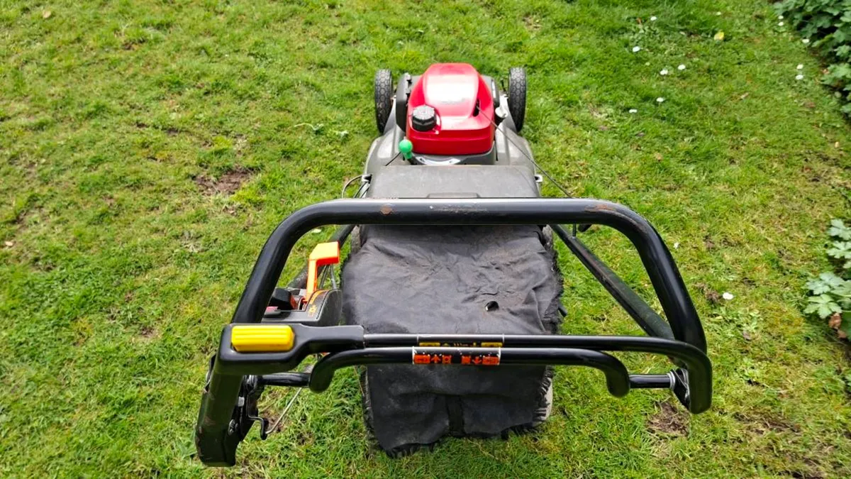 Honda HRX 537 lawn mower - Image 4