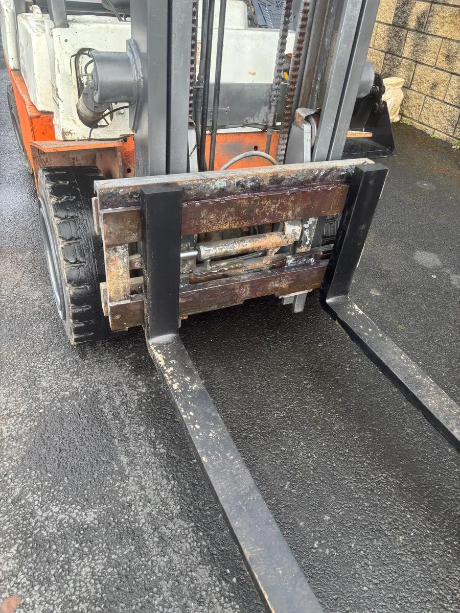 For Sale: 3 Ton Nissan Forklift - Image 4