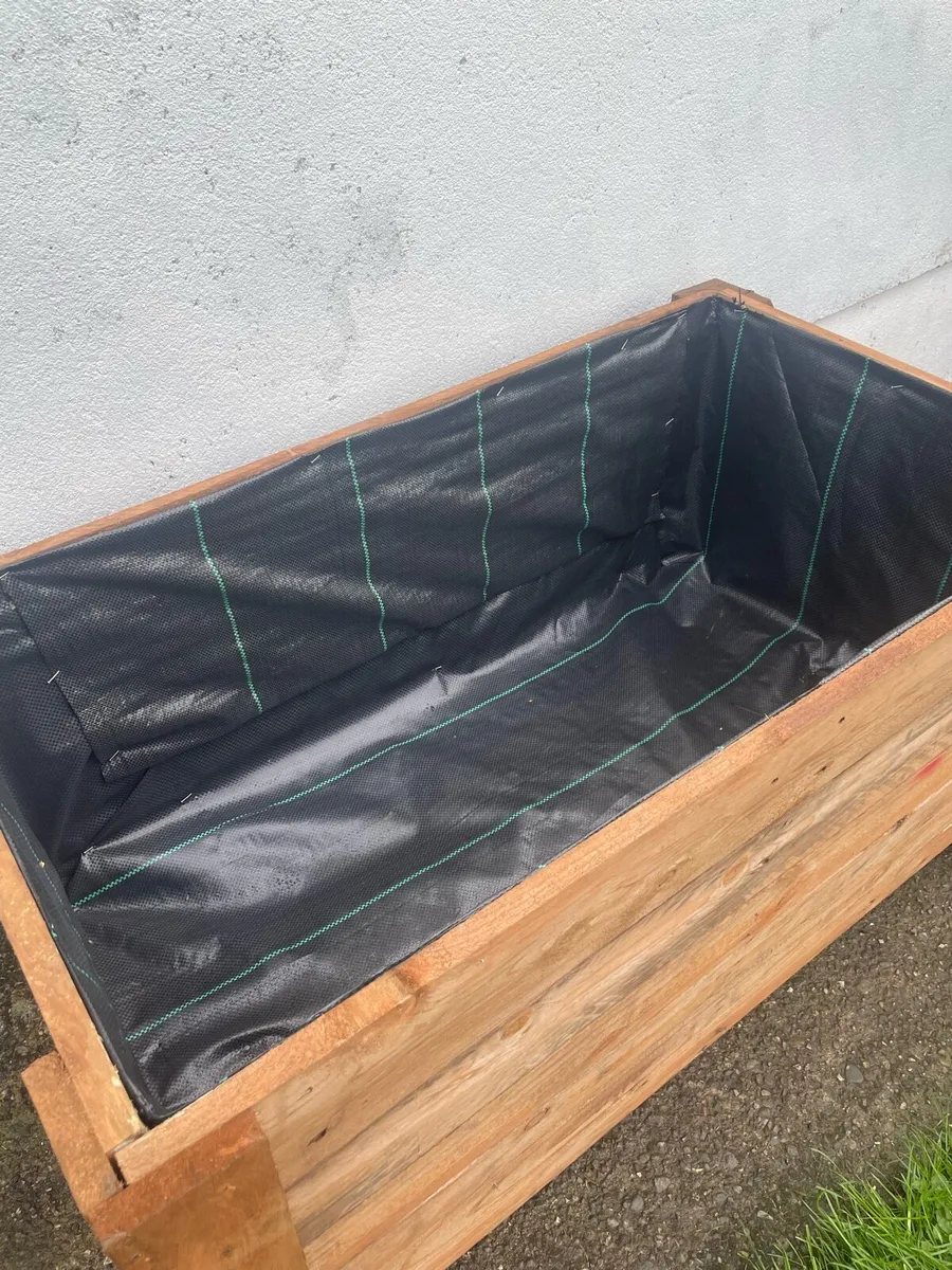 Raised wooden planter - Image 3
