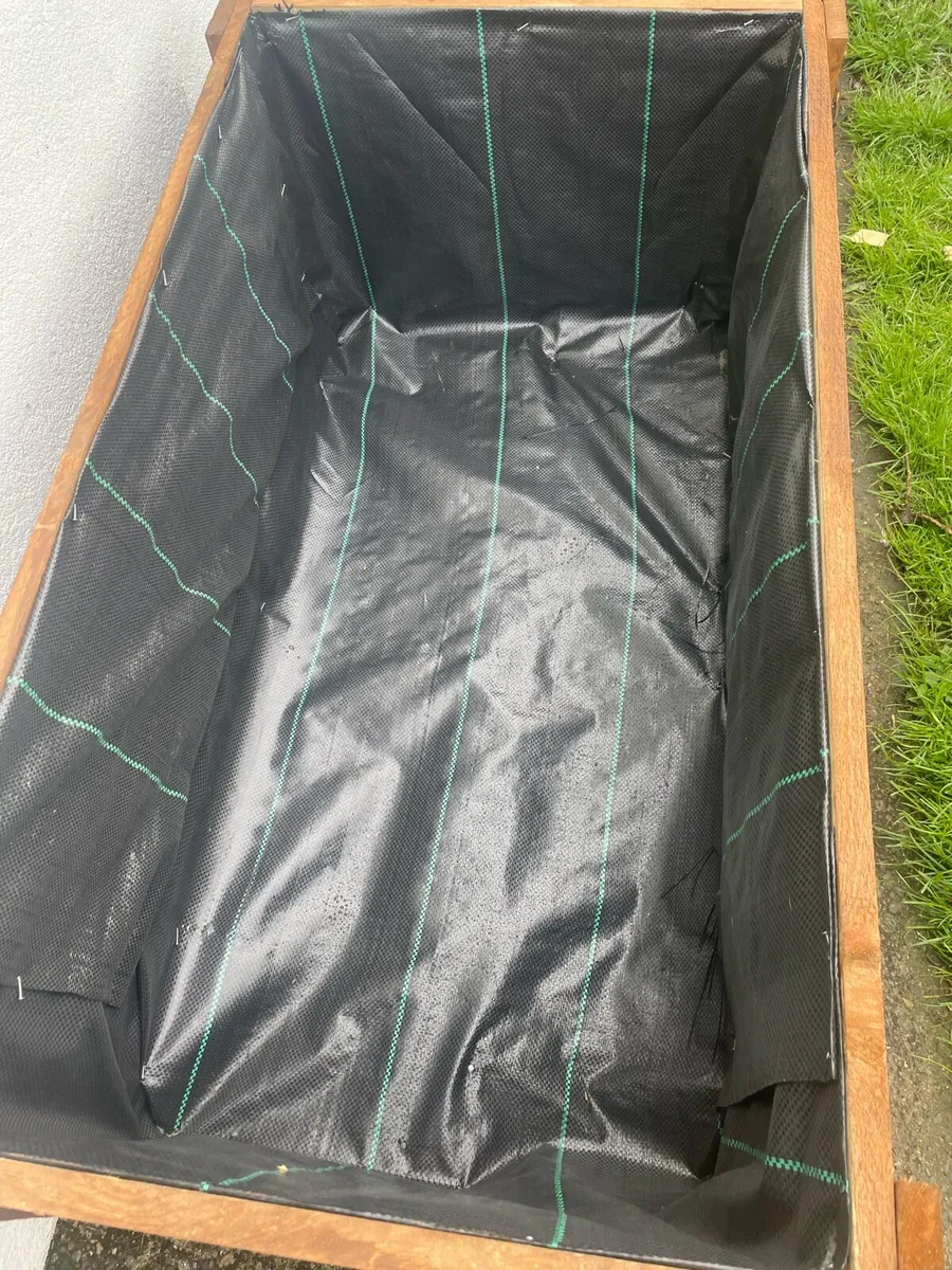 Raised wooden planter - Image 4