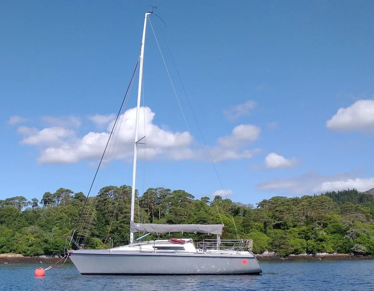 Laser 28 sailboat - Image 1