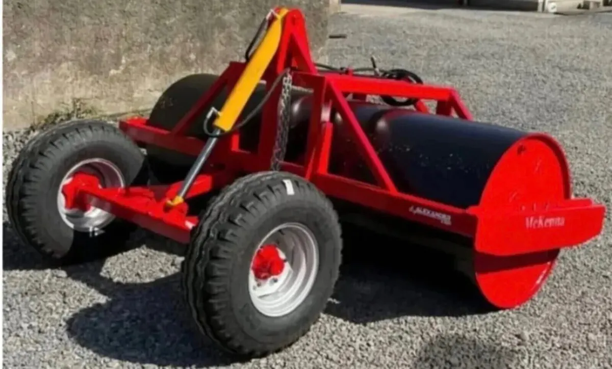 MCKENNA ROAD TOW HYDRAULIC LAND ROLLER 9FT - Image 4