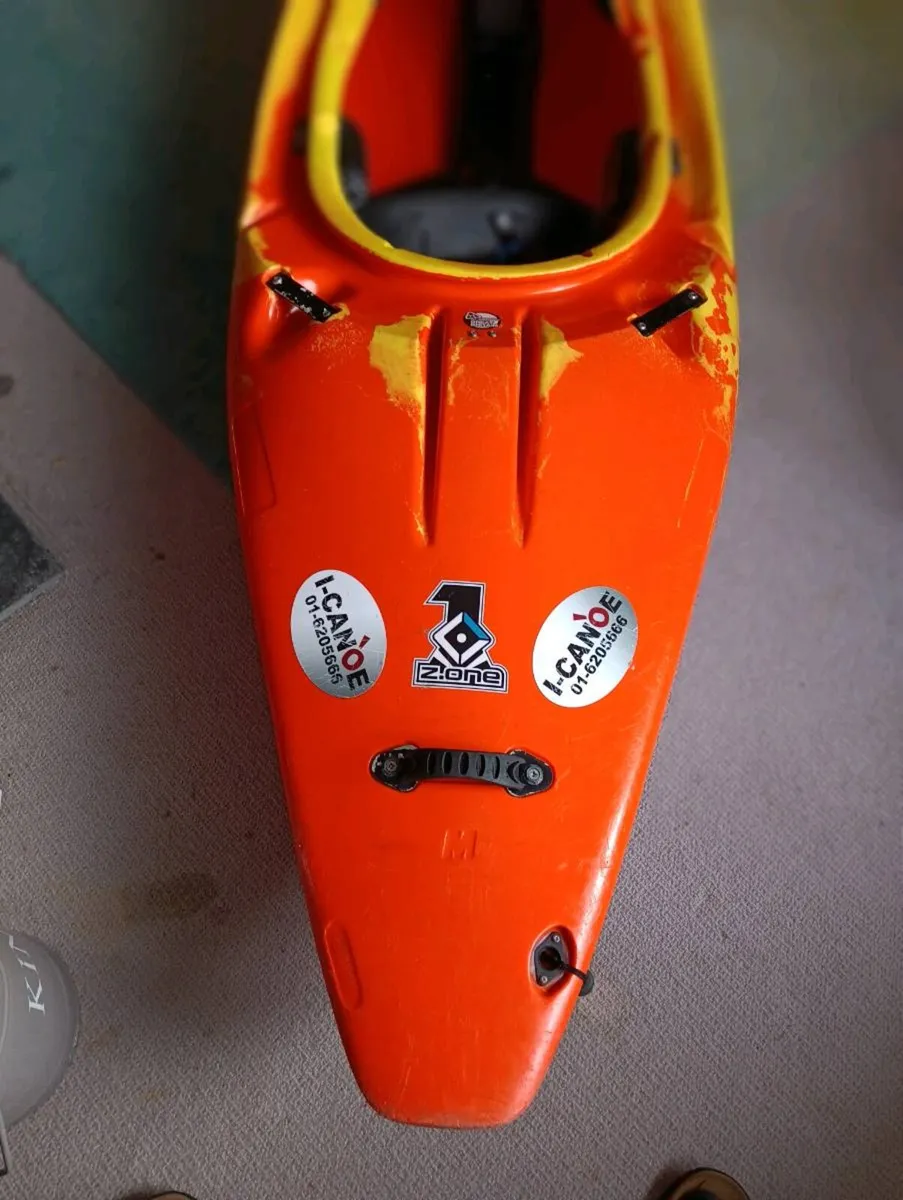 Kayak Pyranha - Image 1