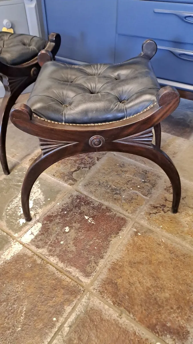 Pair vintage regency style button leather stools - Image 1
