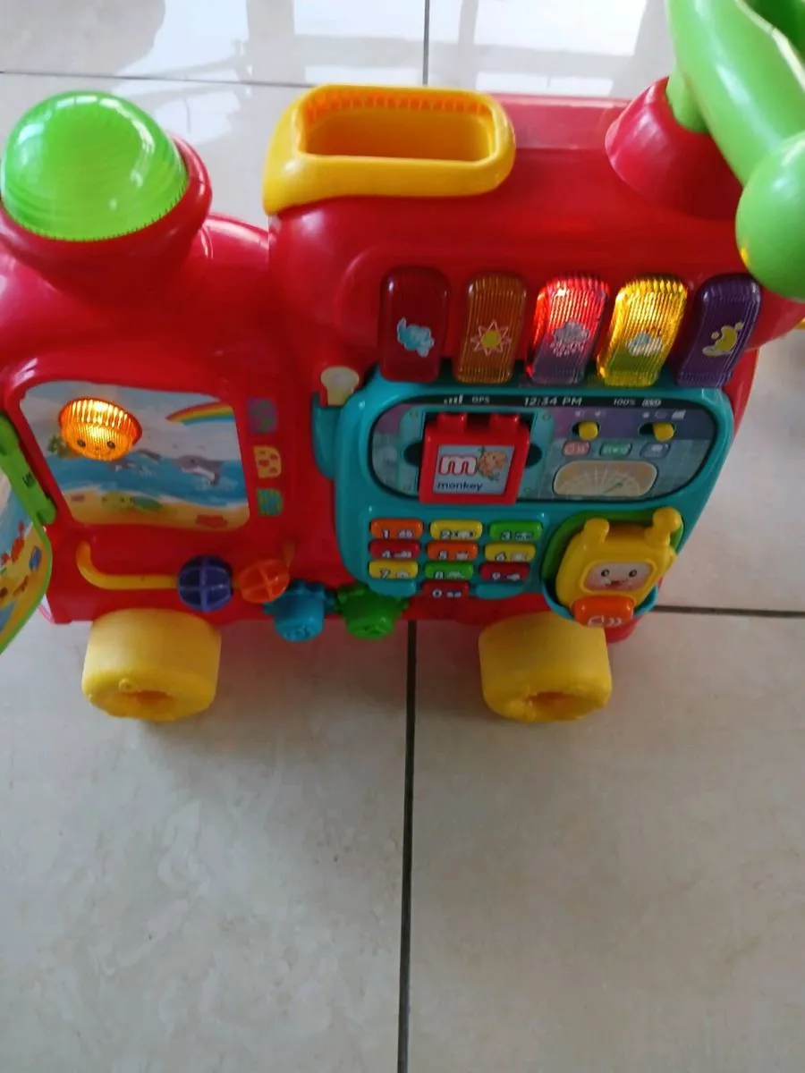 Vtech alphabet train + trailer - Image 2