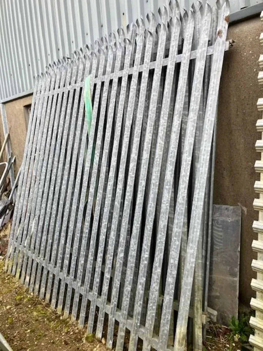 Palisade  Fencing  Galvanised /Powder  Coated - Image 2
