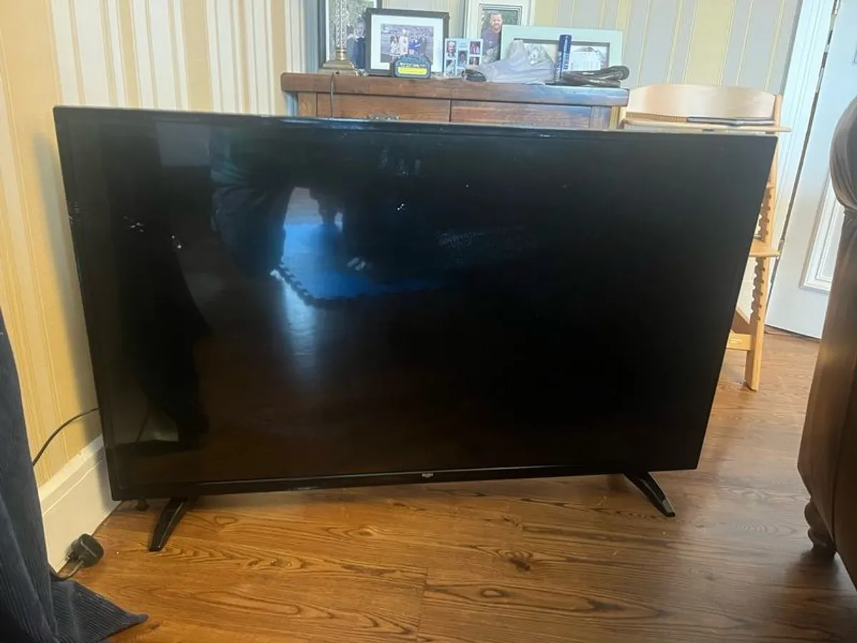 television Bush 42 inch - Image 1