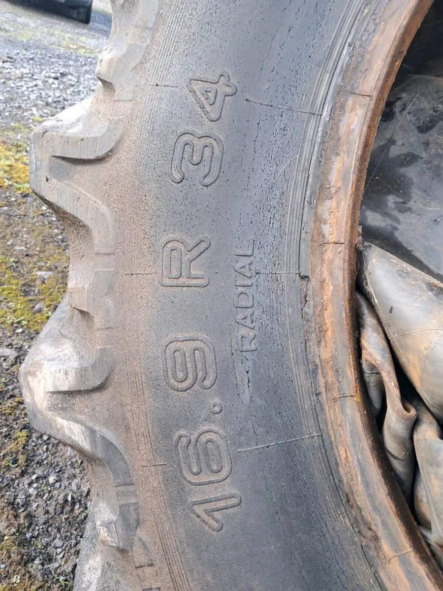 Tractor tyres - Image 1