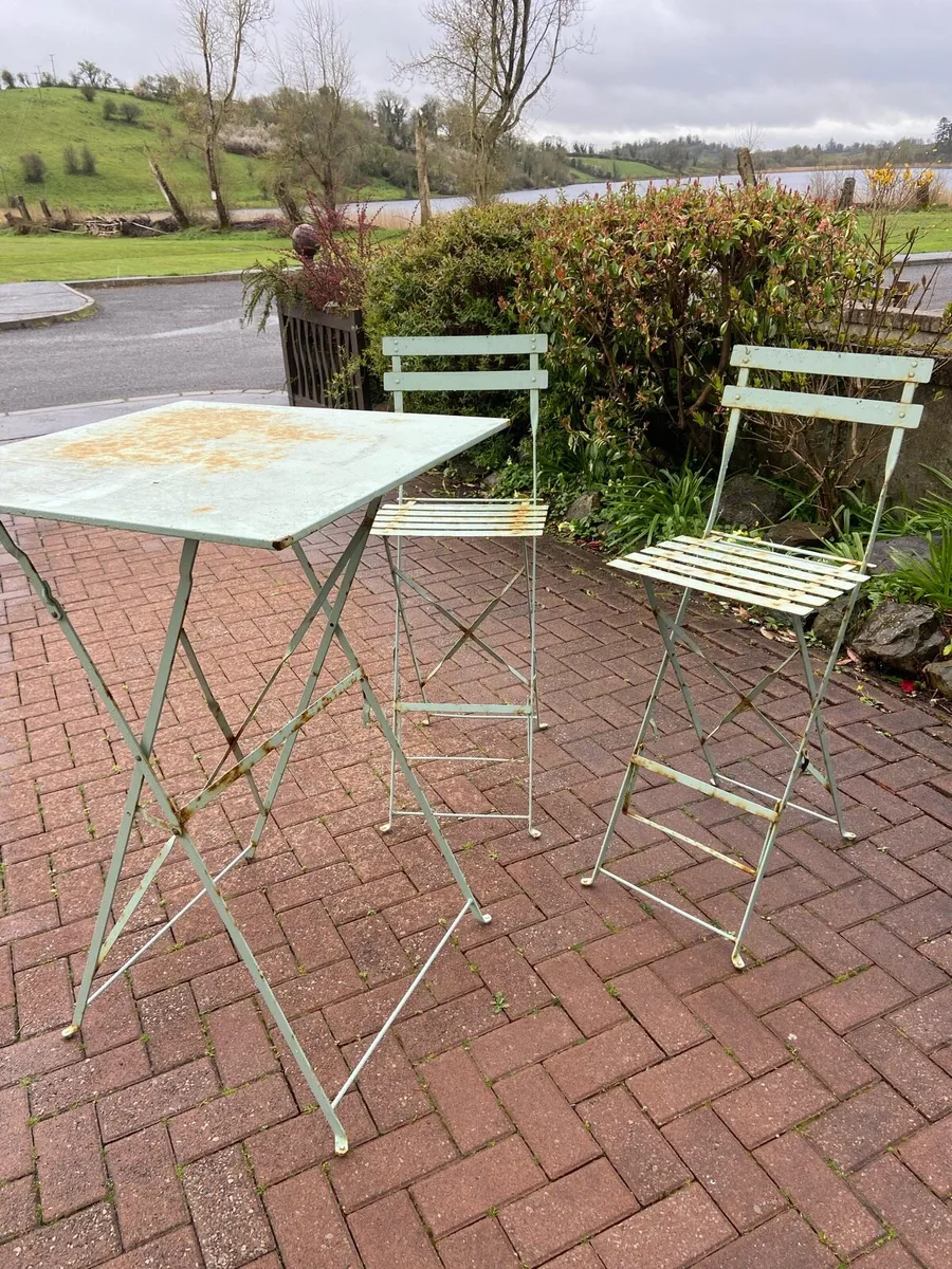 Garden. Table. &. 2. Chairs