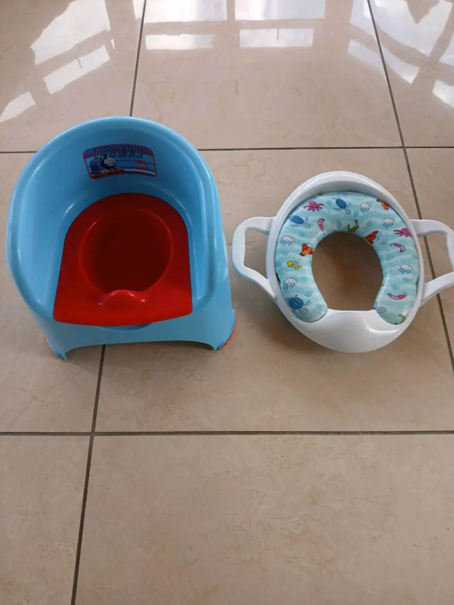 Baby bath + potties. - Image 3