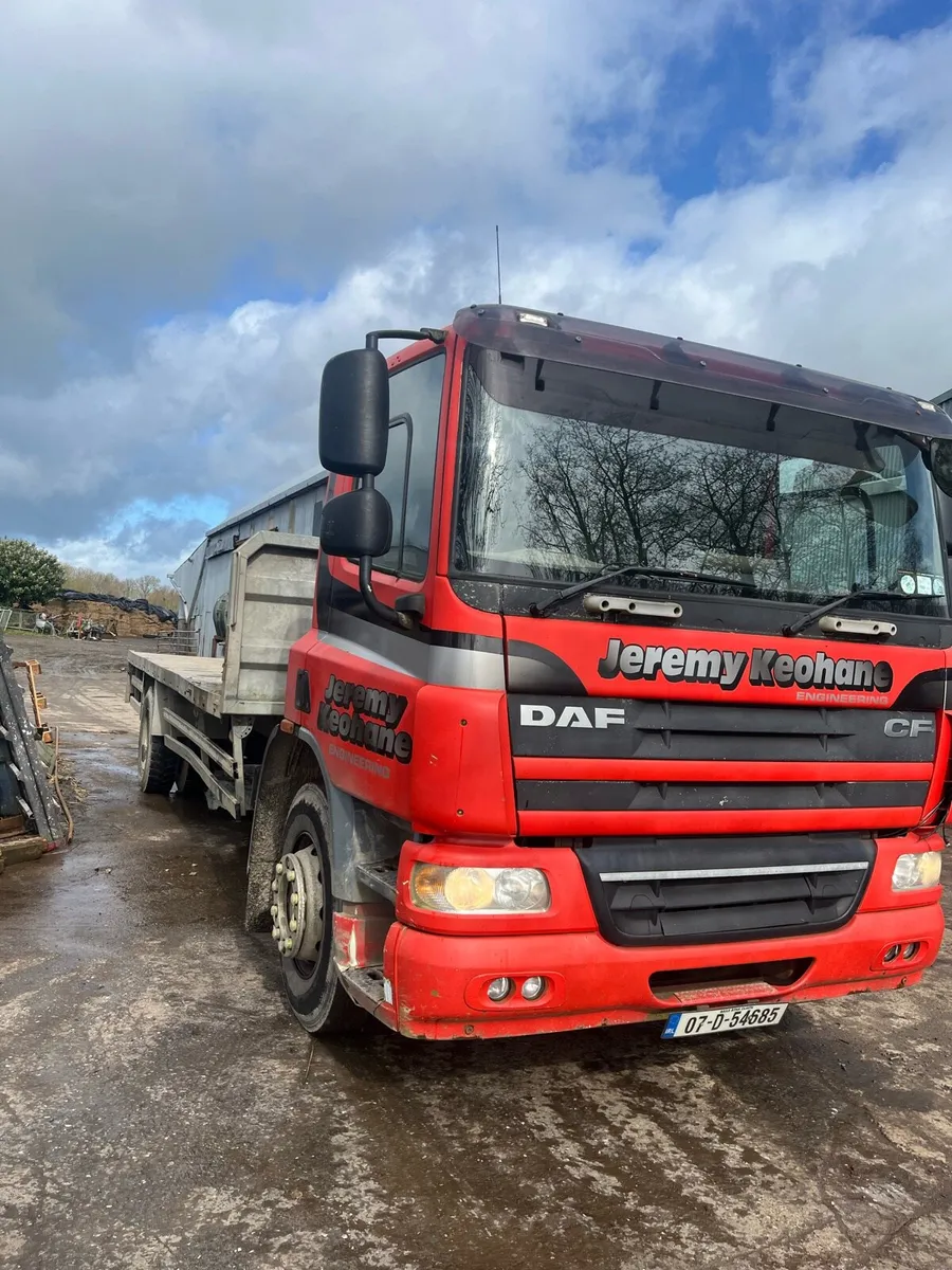 DAF cf 250 flat body - Image 1
