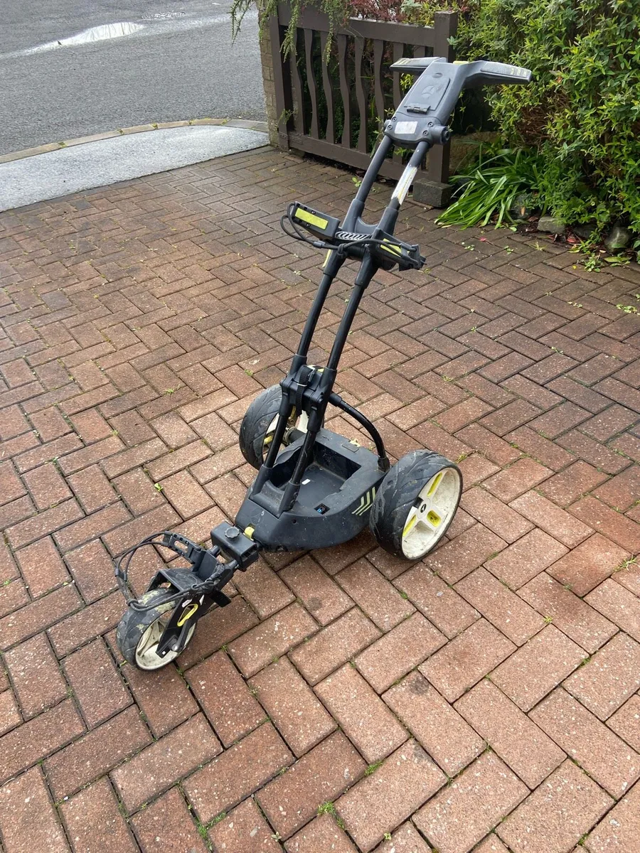 Motocaddy.  Golf. Trolley - Image 1