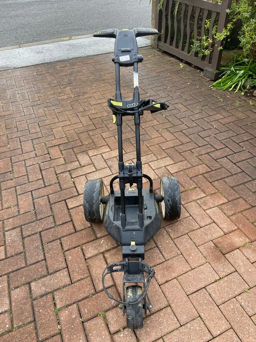 Motocaddy.  Golf. Trolley - Image 2