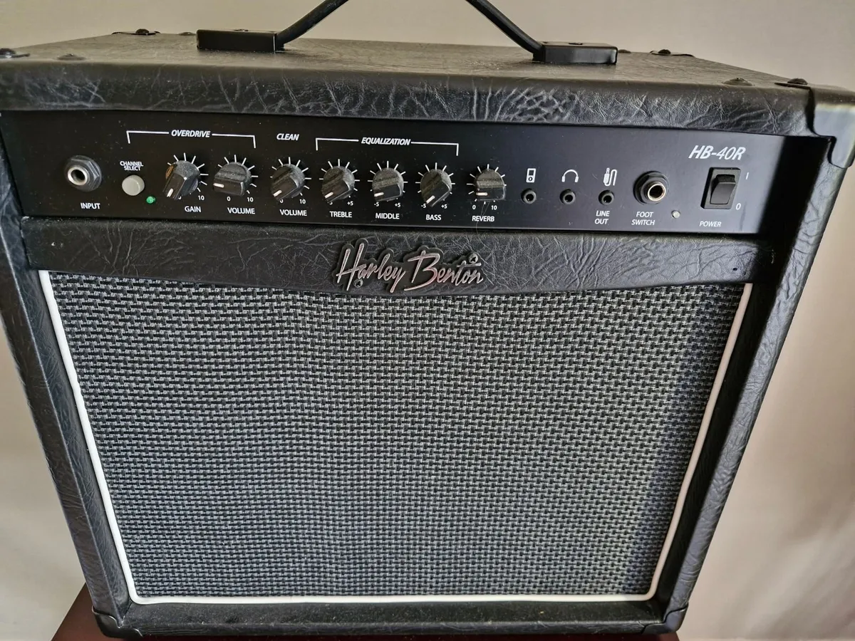 Guitar combo amplifier 40W - Image 1