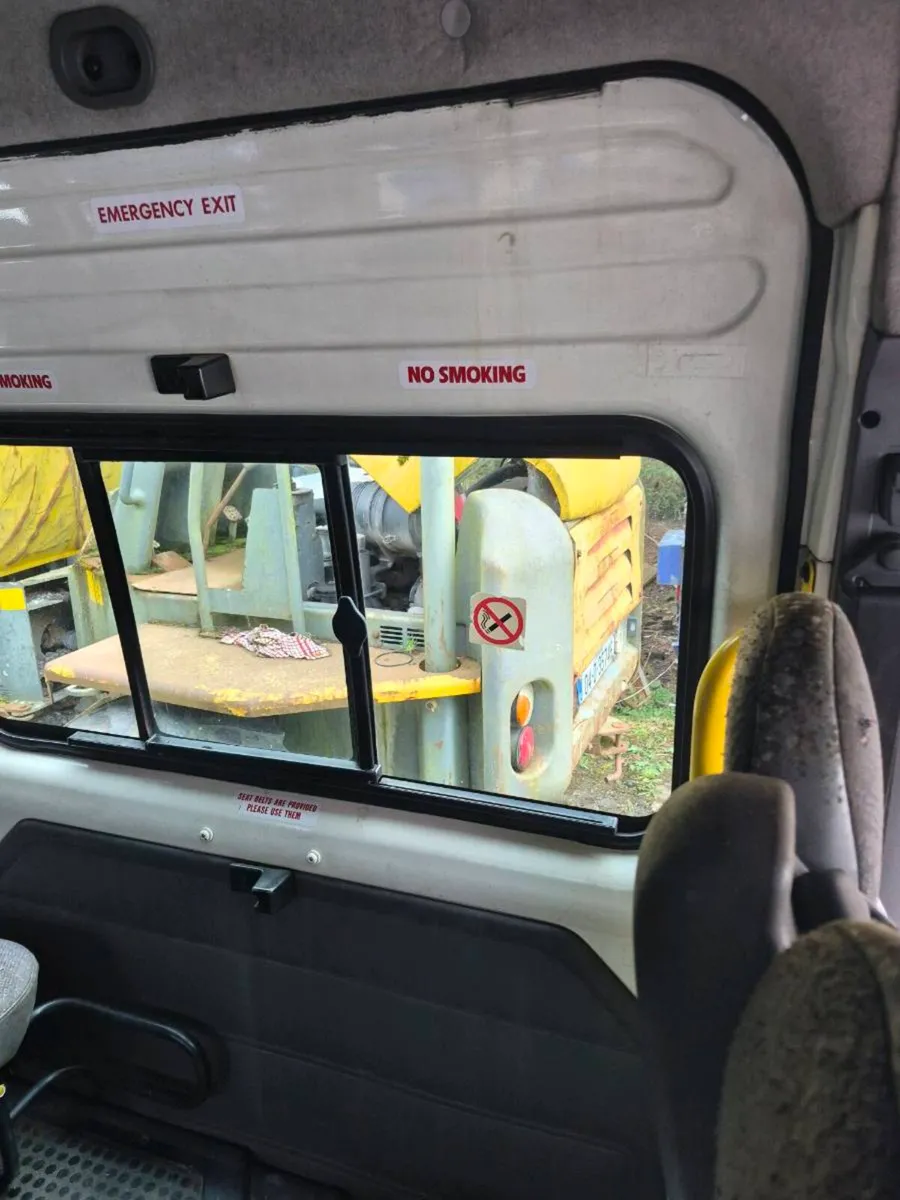 Ford Transit Minibus - Image 3